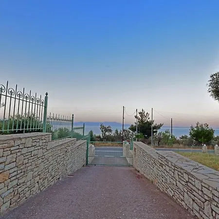 Holiday home Alevras C Tiros